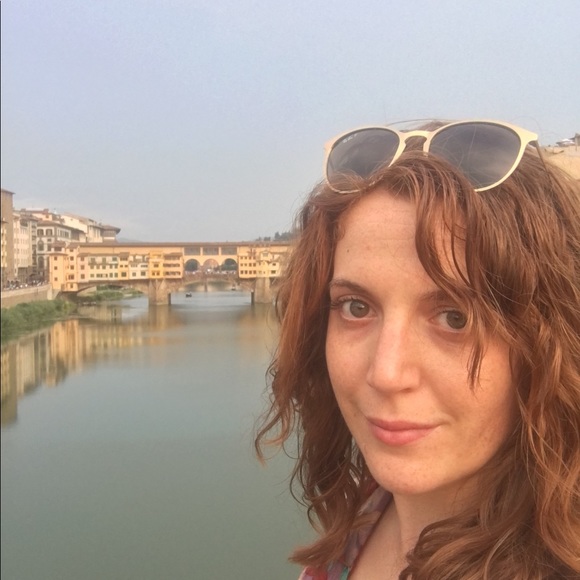 Meet your Posher, Michelle - Picture 1 of 2